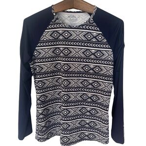 Carve Designs Raglan Sunset Swim Shirt Long Sleeve Rashguard in Navy Geo Print L